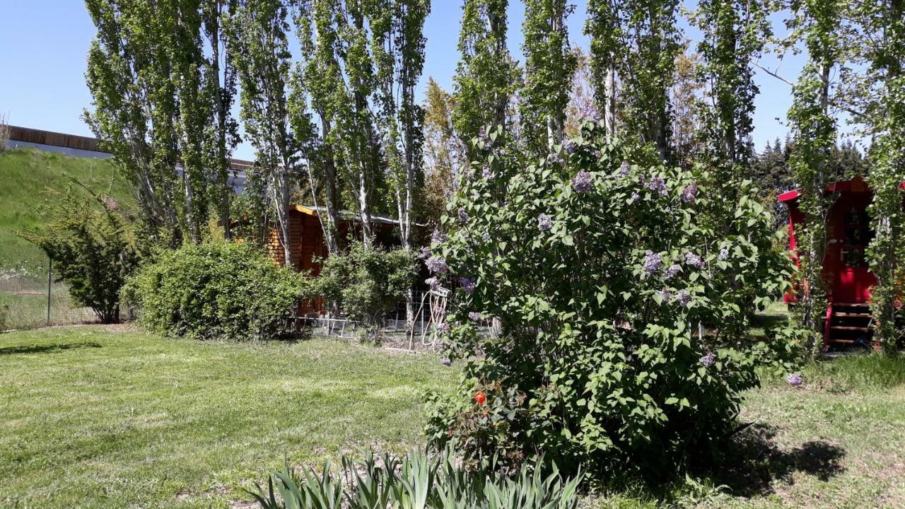 Provence Roulottes Hotel Barbentane Kültér fotó